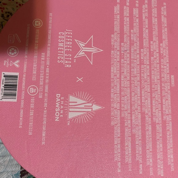 Jeffree star cute box pig lipgloss - Picture 3 of 3